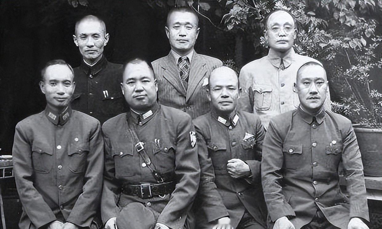 除了赫赫有名的黄埔三杰，黄埔一期还出了三位顶尖名将，他们是谁？黄埔第一期的那些