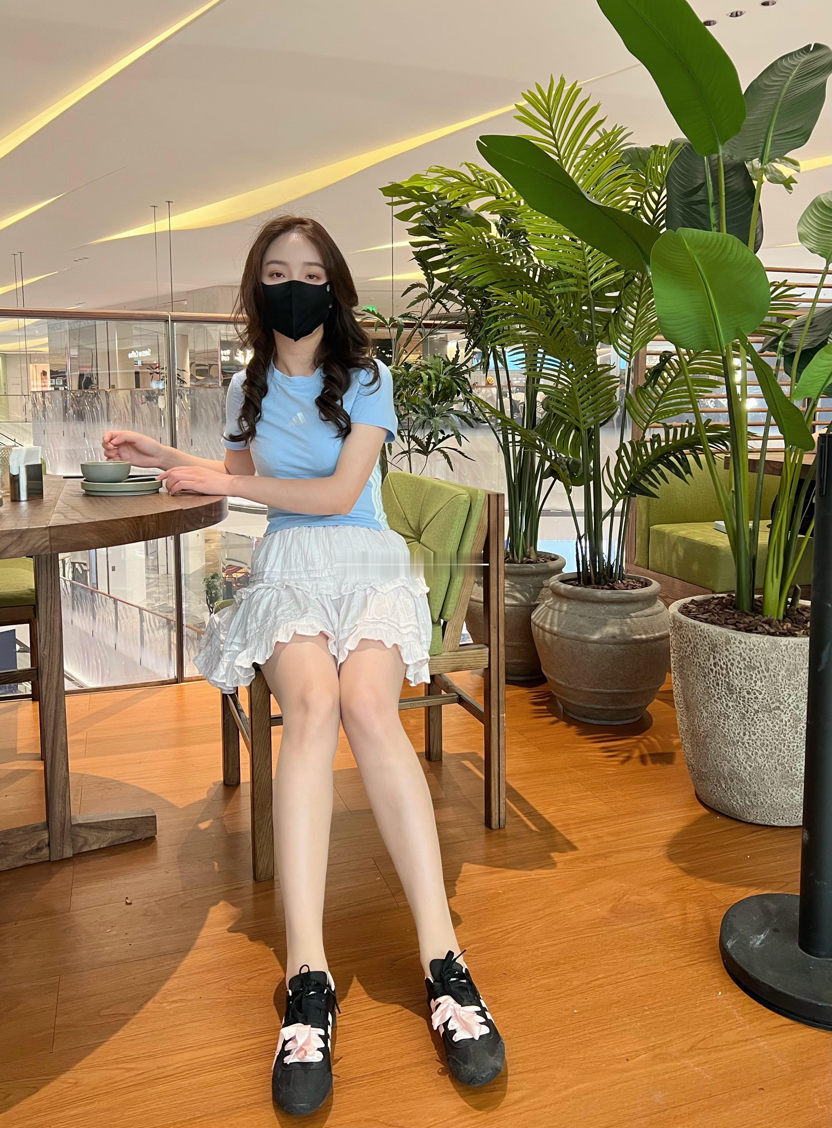 比某音多更新了三张，哈哈～穿搭ootd时尚穿搭