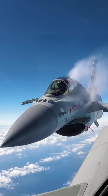 歼10C海外遇冷真相：土耳其仿制版成最大拦路虎，多国持币观望为哪般？