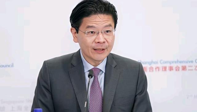 新加坡总理黄循财，最近给菲律宾总统写了封信。信里就一件事：你们那地震了，需要帮忙