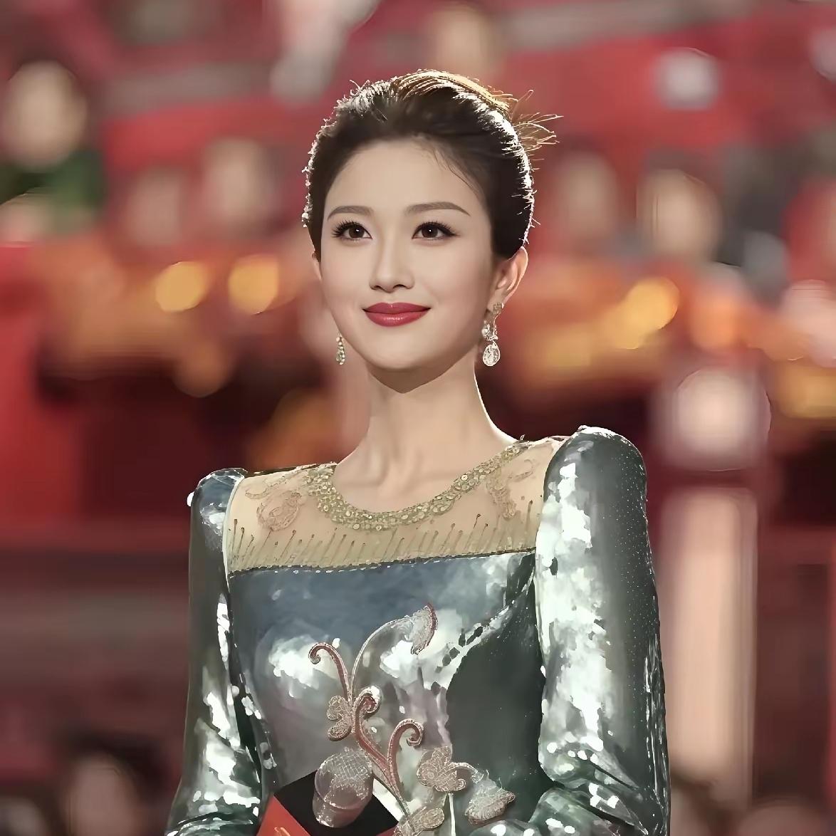 主持人董卿说：“我到北京工作后，我爸妈还生活在上海，我想让他们搬来北京，但他们总