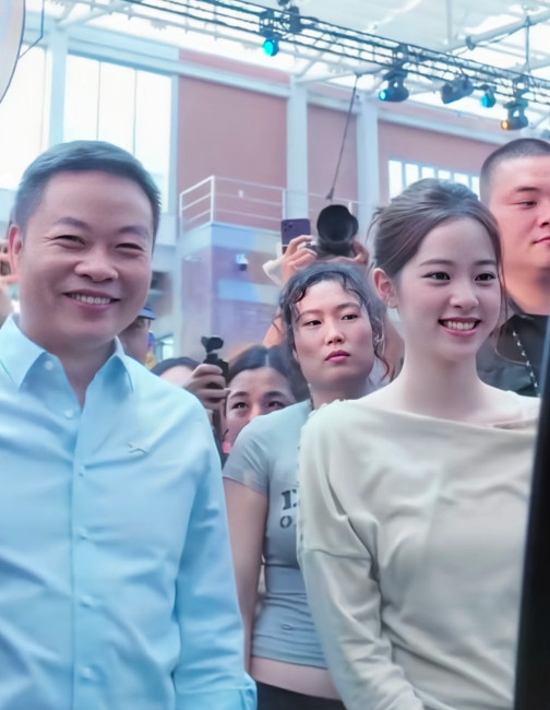 欧阳娜娜，一个中国台湾人。经常在小视频或一些综艺里看到她，却始终不知道她有什么作