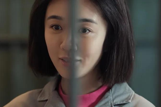 《主角》：米兰居然坐牢了，花彩香去探望她。米兰说，她们有一个文艺汇演，她是主角