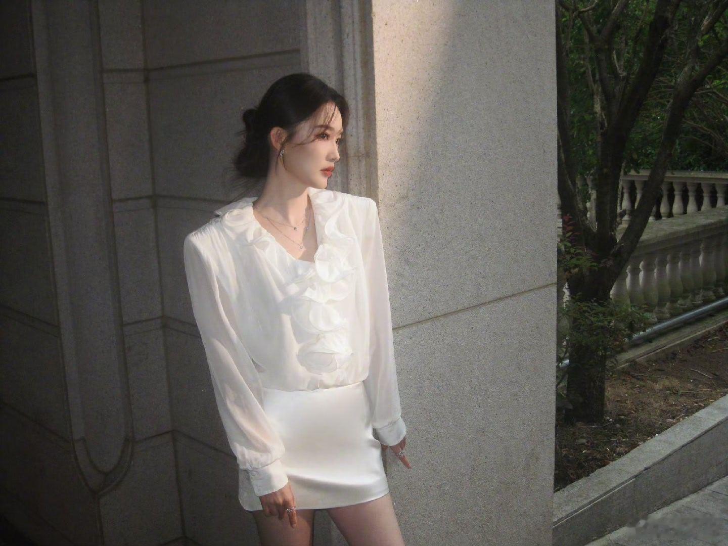#李沁##李沁白月光千金感#lq#沁眼所见#我们都在走向属于自己的幸福.​