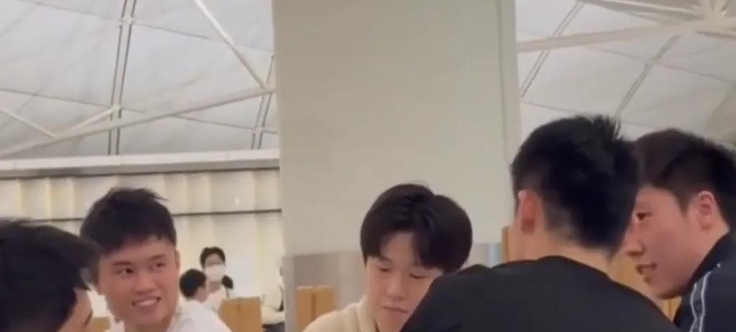 国乒最强阵容征战亚锦赛，面临的最大问题已摆上台面，马琳要重操旧业？随着国庆长假