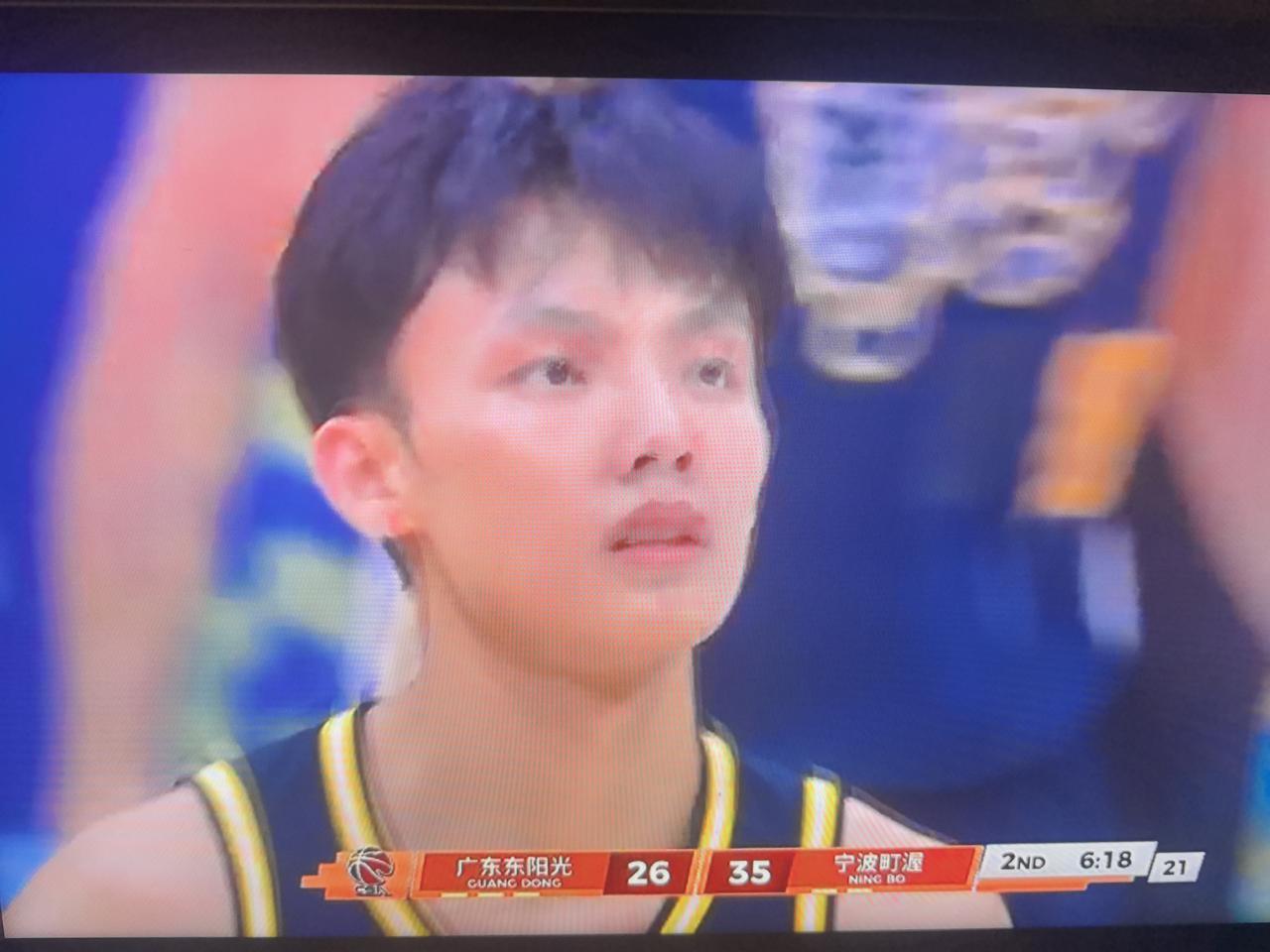 杰师傅半场10中7独砍17分，率队39:46艰难追赶宁波队…广东宏远队今晚太难