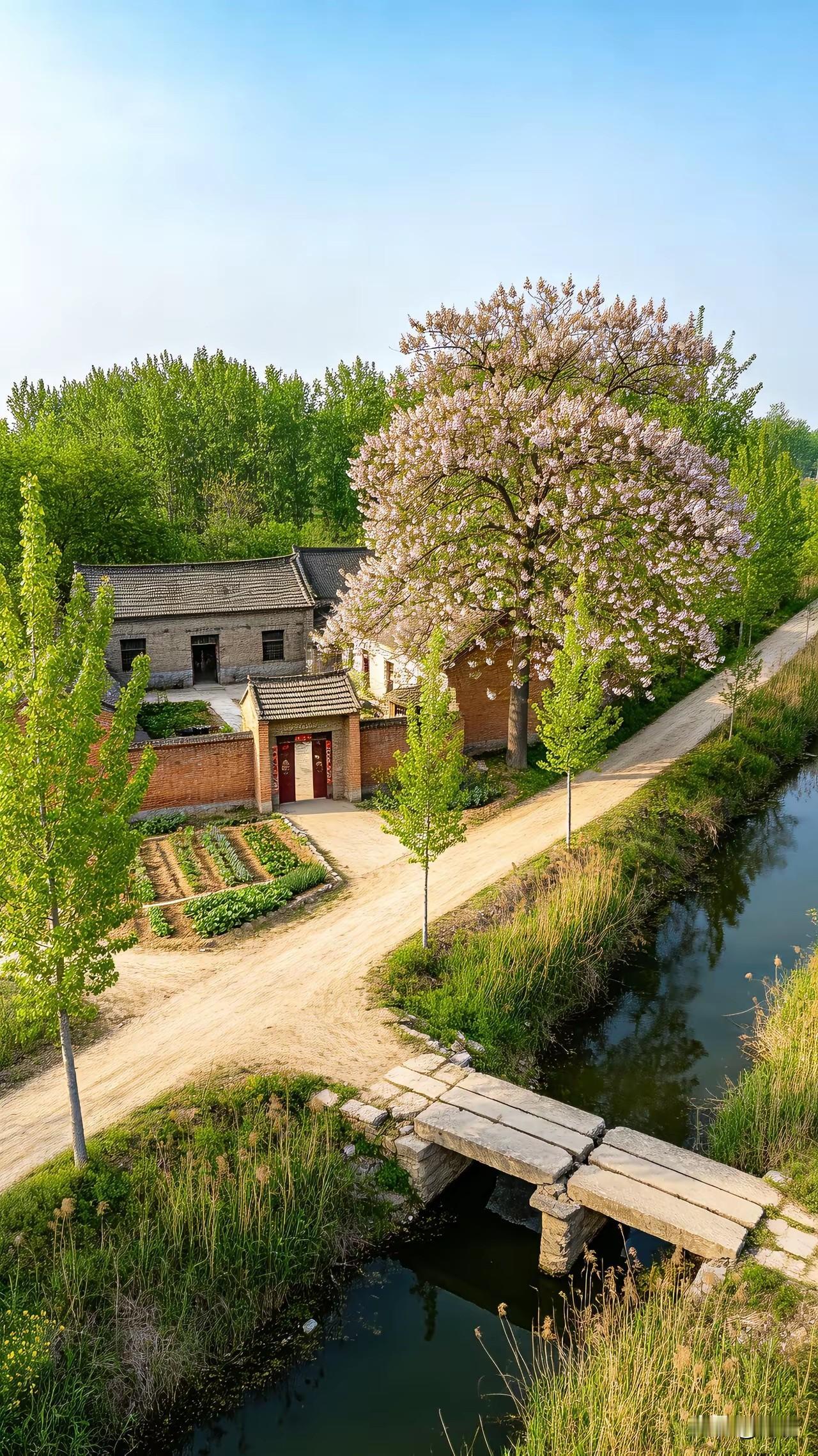 活得通透的西北男人，自带格局生于黄土高原，长在塞北长风。不矫情，不扭捏，