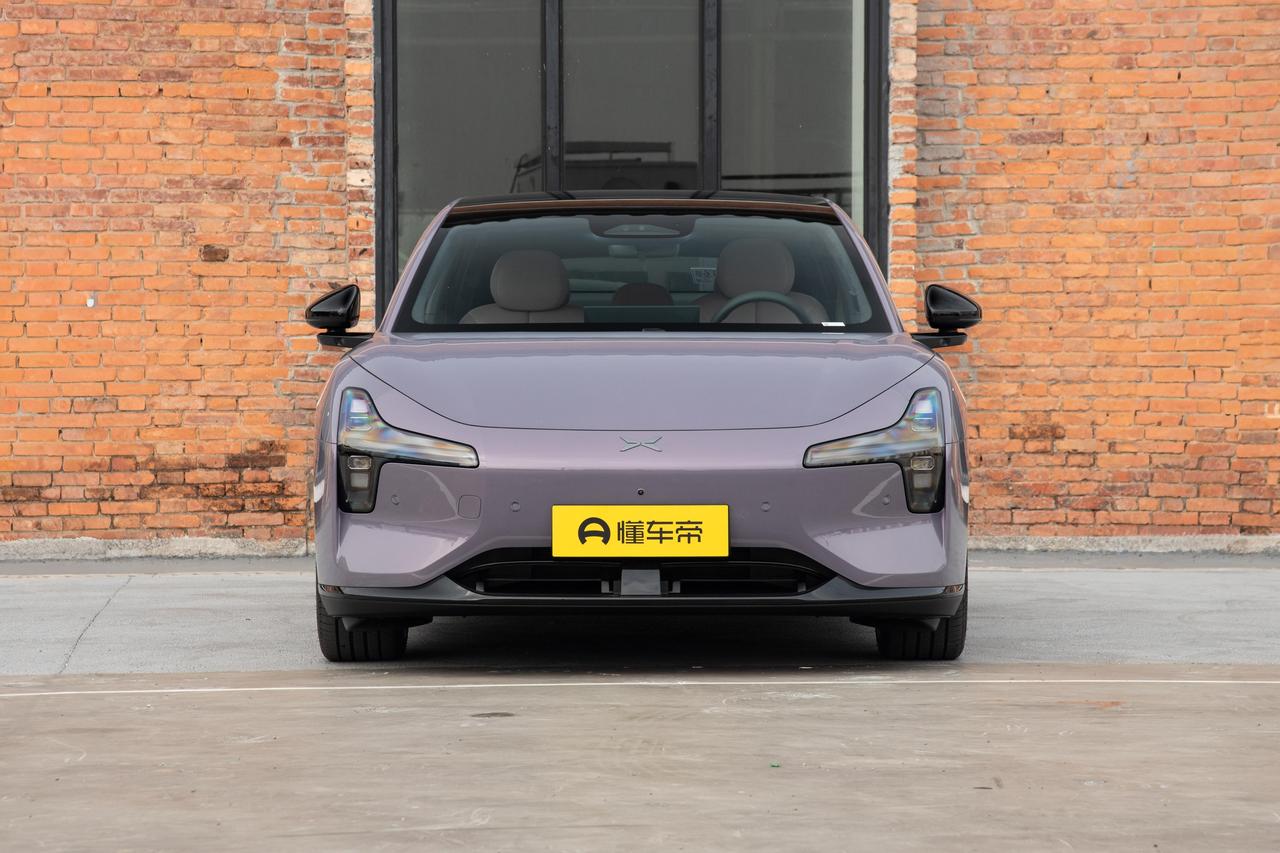 小鹏新出的2026款MONAM03，我没看参数表，也没试智驾，就坐进去摸了摸、