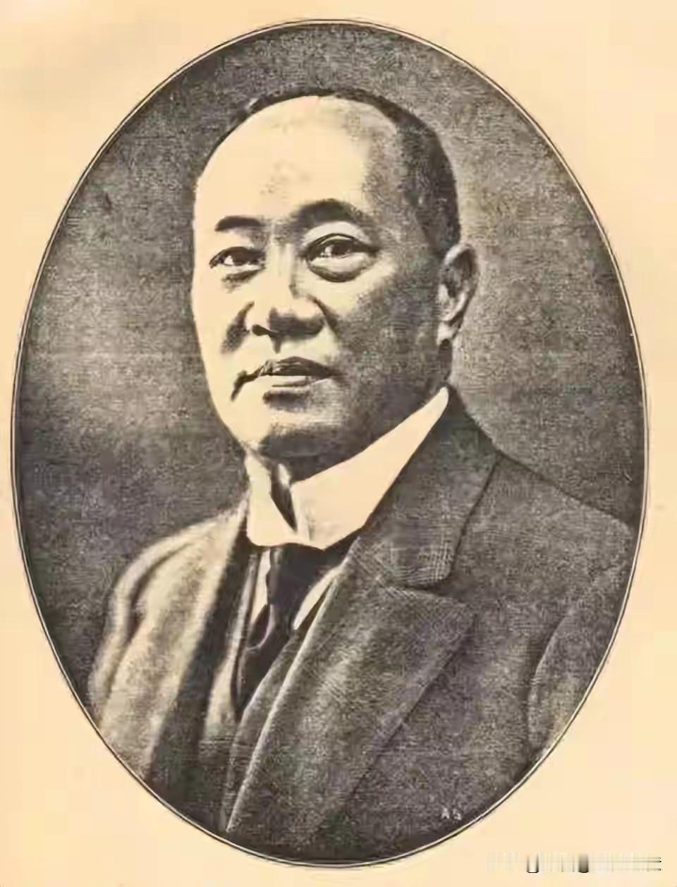 槟城首富骆文秀死的时候把东方实业交给了二女儿骆清燕，这事在1995年把整个南洋华
