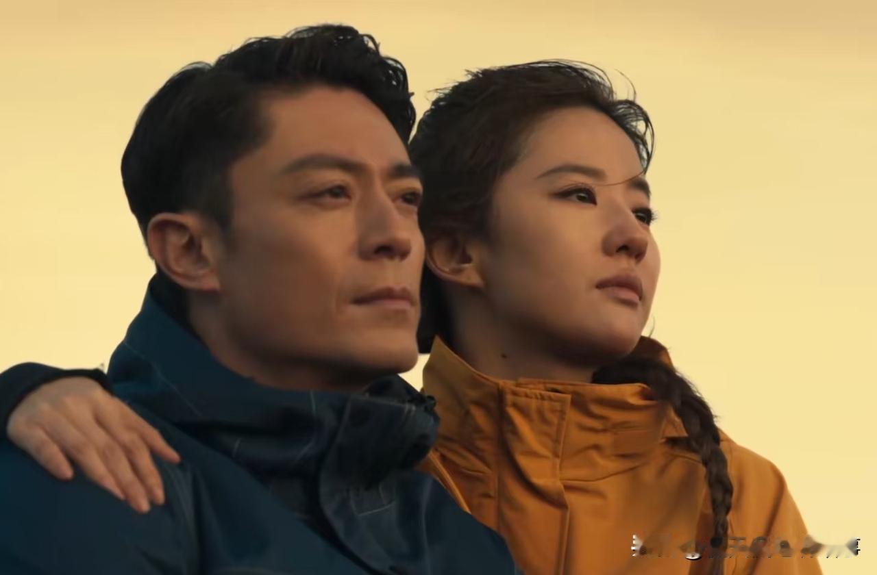 别人喊“玫瑰”，都带着对待被宠爱者的上位感。庄国栋是见色起意，把她当新鲜玩具，从