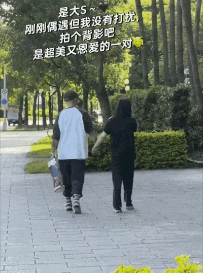 大S离开快一周年了，具俊晔依然没有走出来。好可惜，两个人幸福还不到三年，还没有