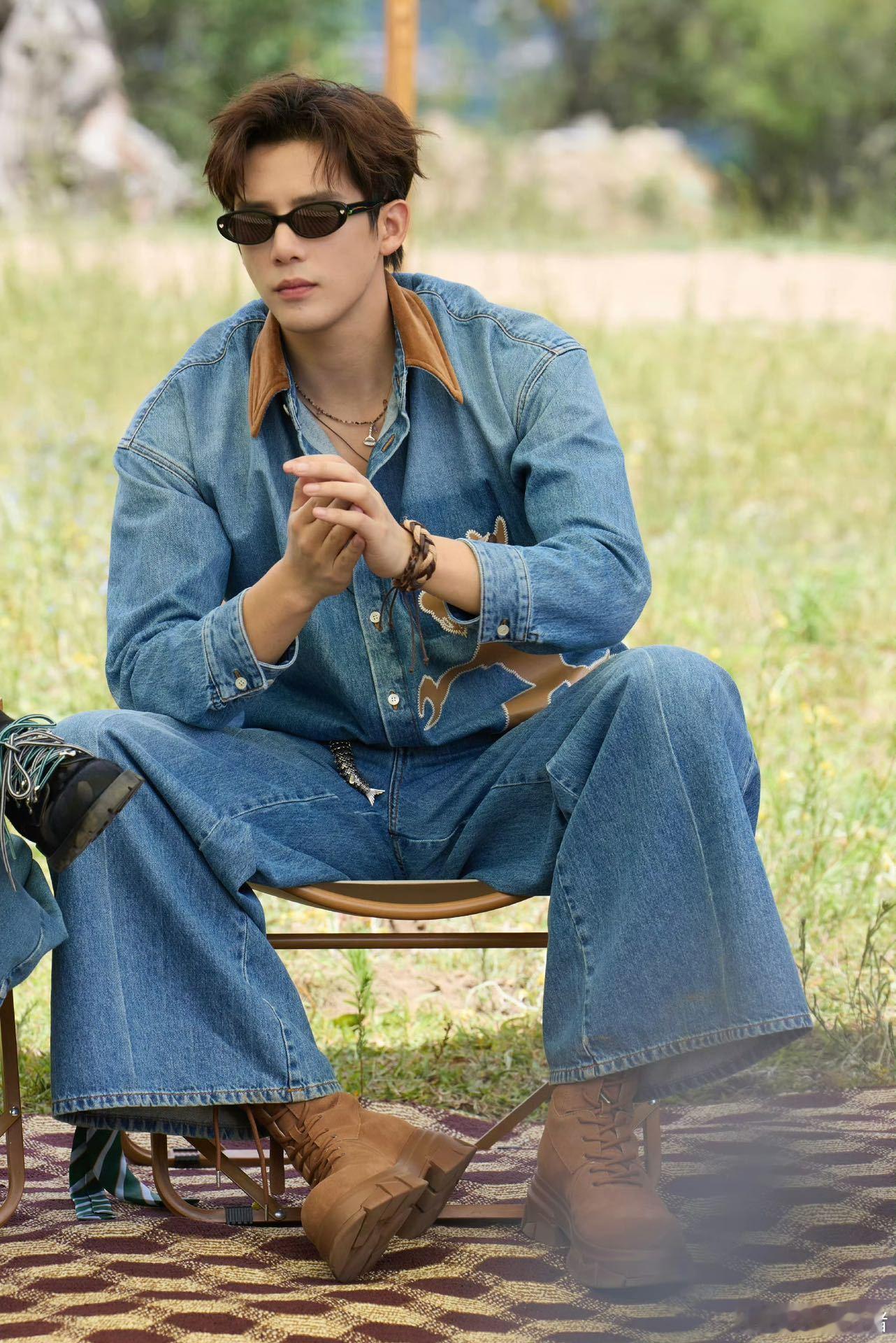 王安宇开团秒跟的感染力内娱罕见的综艺转型成功案例！王安宇靠开团秒跟的感染力，实