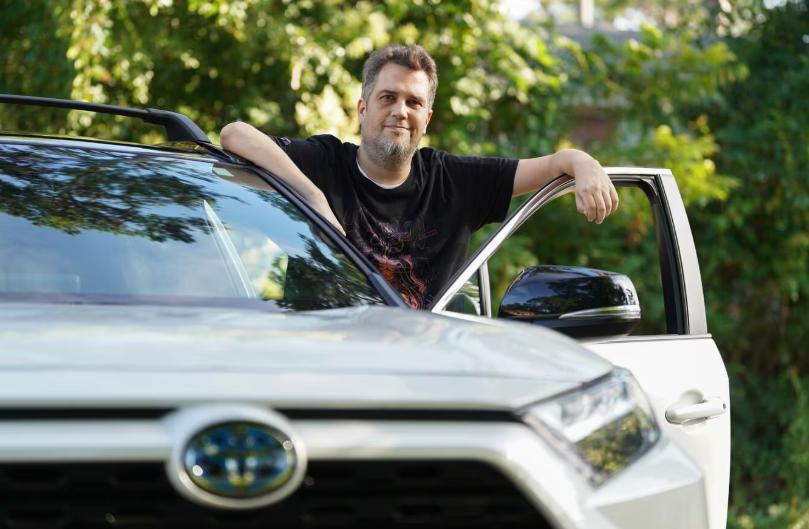 真不愧是全球销量第一的SUV！最近在美国，丰田RAV4混动版掀起一股二手车抢购潮