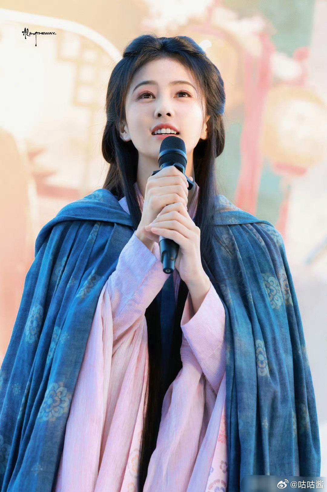 白鹿有颗牙片磕碎了哈哈哈哈，白梦妍女士消失的牙片[滑稽笑]​​​