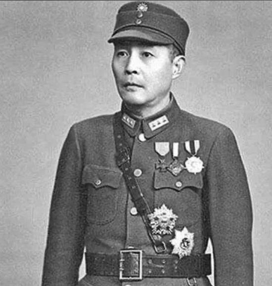 1938年国军上将钱大钧，黑着脸走进军统湖北站，当着众特务的面，一枪打死了副站长