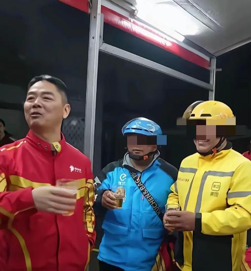 800万外卖员：我们不是不会休息，是生活没给休息的底气；新国标给骑手划了“休息