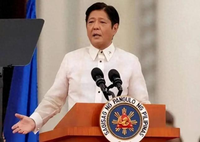 菲律宾这波政坛操作比狗血剧还刺激一万倍，总统马科斯刚对着镜头放狠话，催着防洪工程