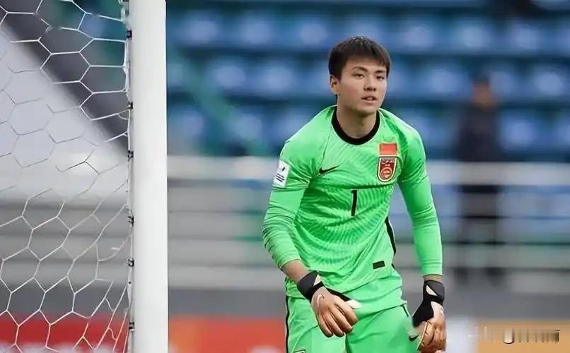 青岛西海岸欠薪，国门李昊去向成谜，当然另外一位年轻国脚或也会是诸雄围猎目标！中