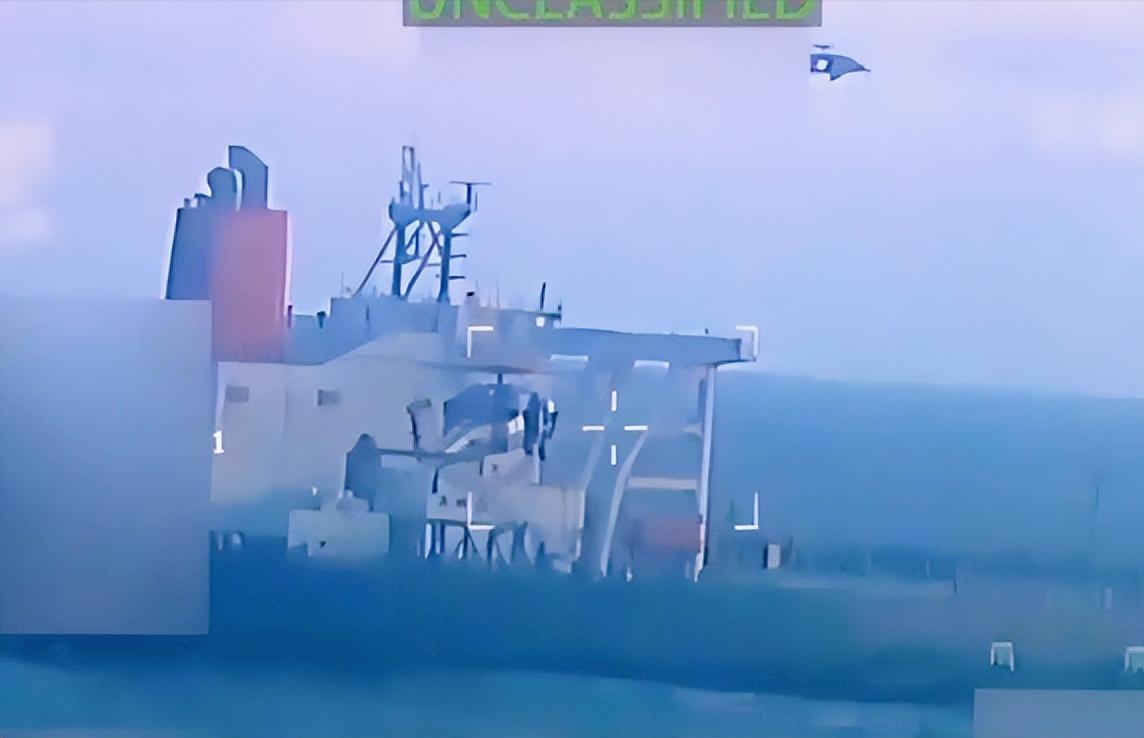 美国这是开始干起老本行了？最近美军直接派直升机抢了一艘装满原油的大船，特朗普更是