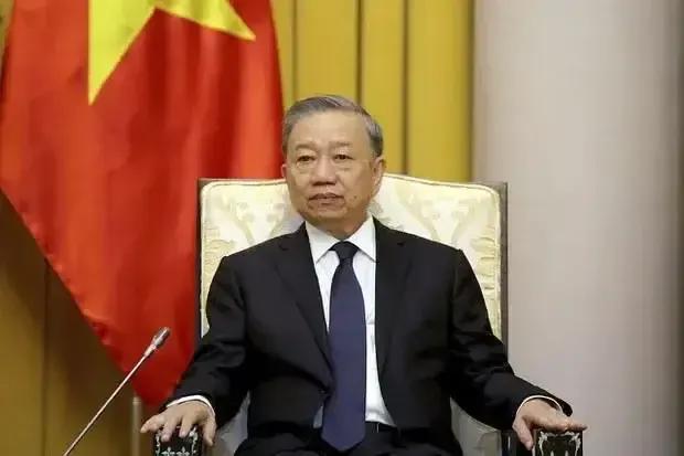越南领导人苏林还是倒向了美国，一边带头拒绝遵守中国南海禁渔令，一边想方设法讨好美