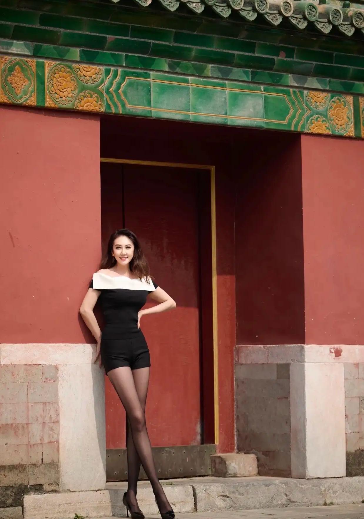 丝袜是女人的加分利器。