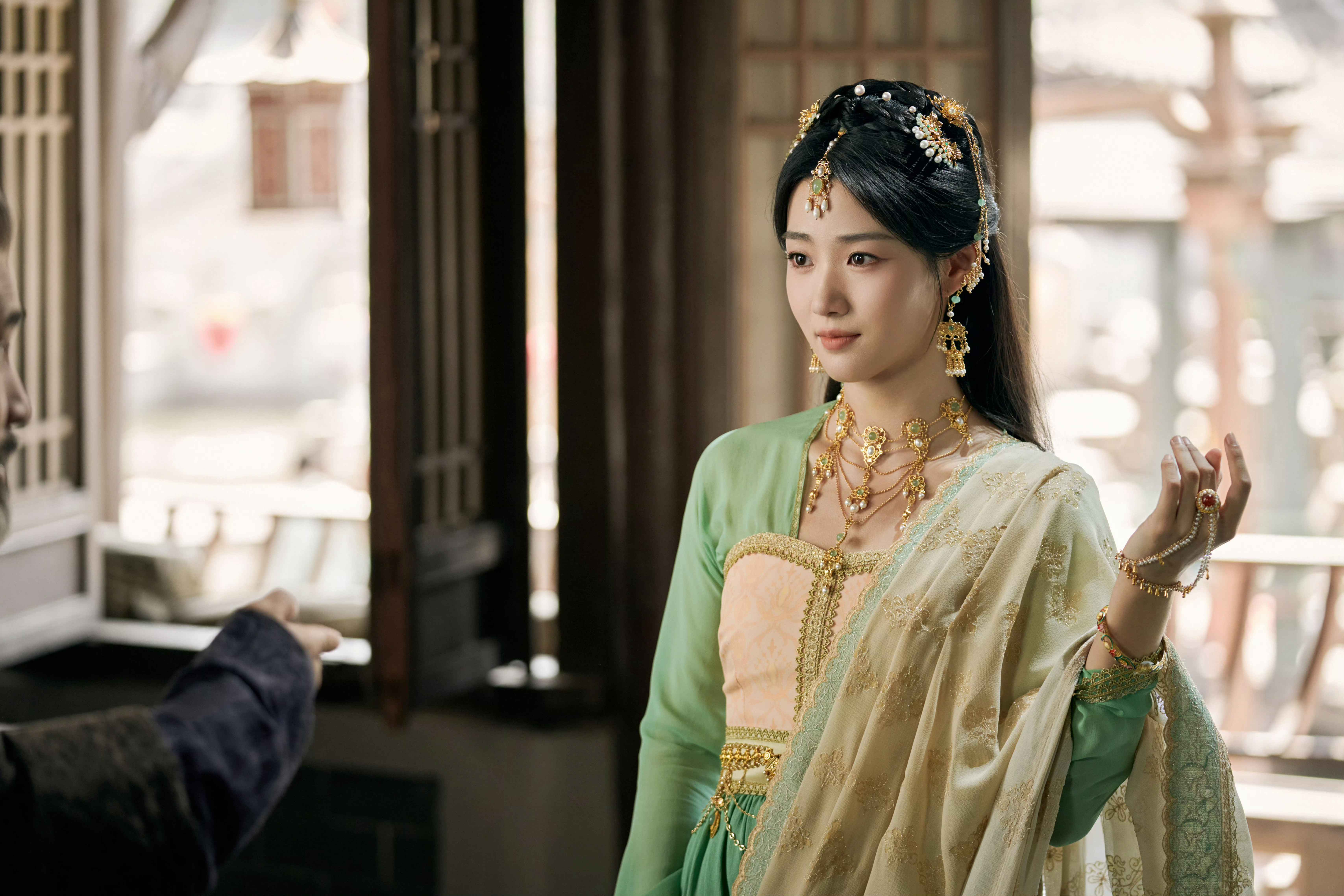 记一个漂亮的异族造型～～～卢昱晓《榜上佳婿》简明