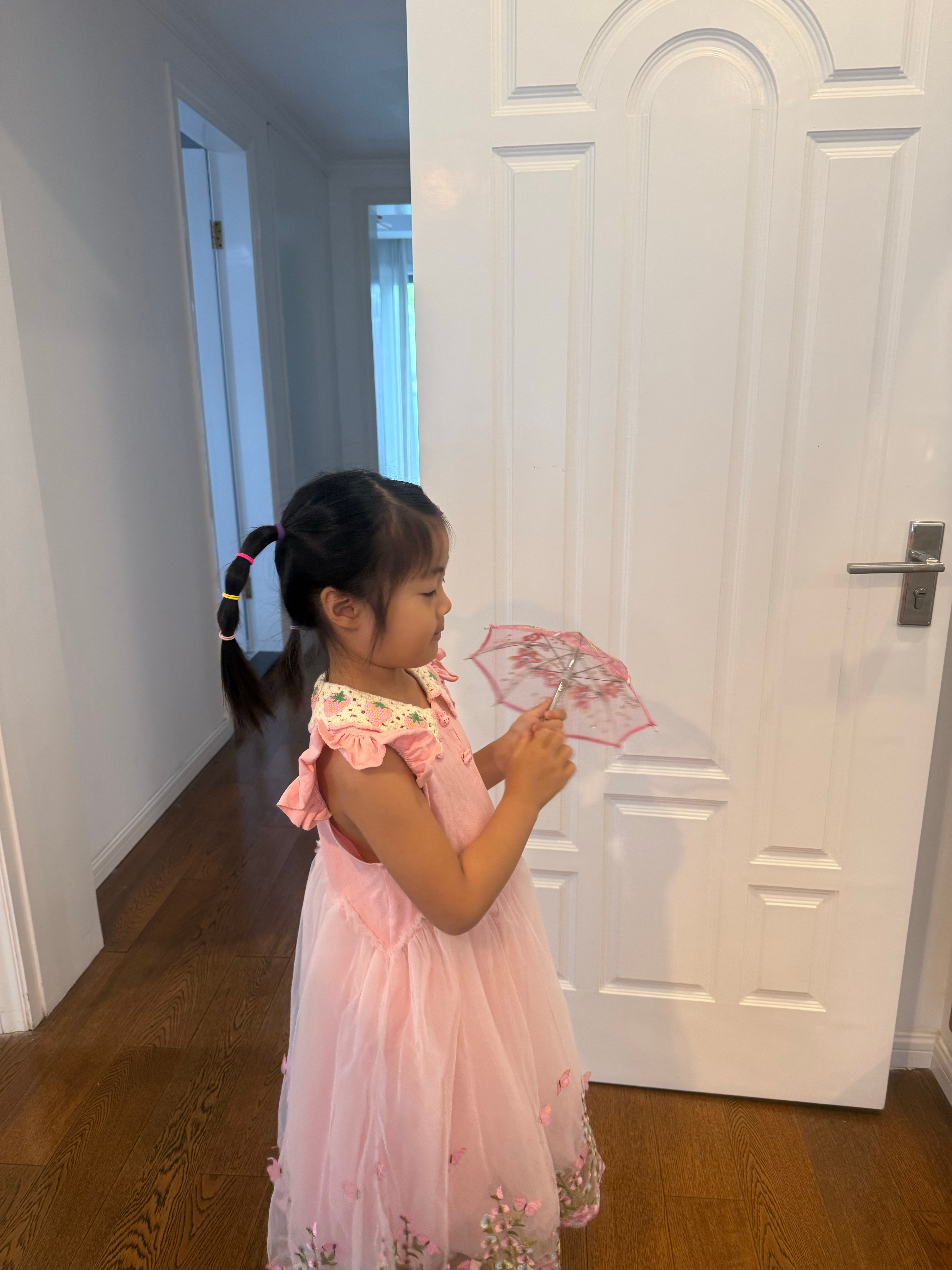 妹经过我妈精心打扮努力捯饬之后……说啥好呢…
