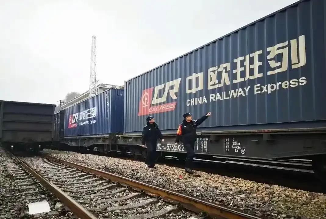 我们总说欧洲傲慢，但是现在似乎这个词被欧洲还了回来。法国《回声报》刊登文章《中国