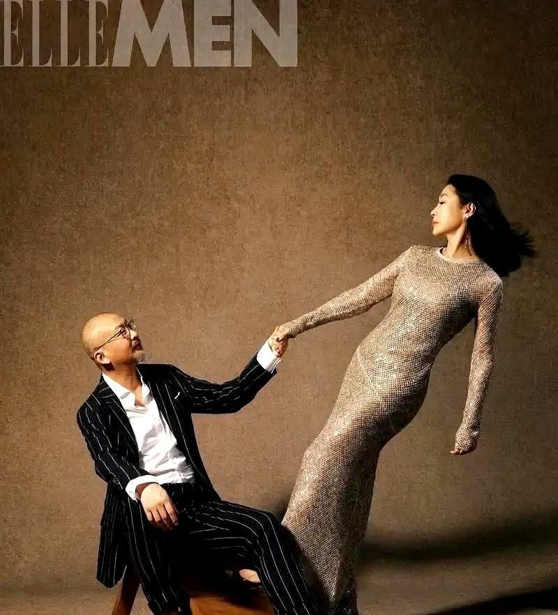 戛纳红毯转角。洪晃迎面撞见管虎梁静。她单刀直入：“该拍真正的大女主了。”空