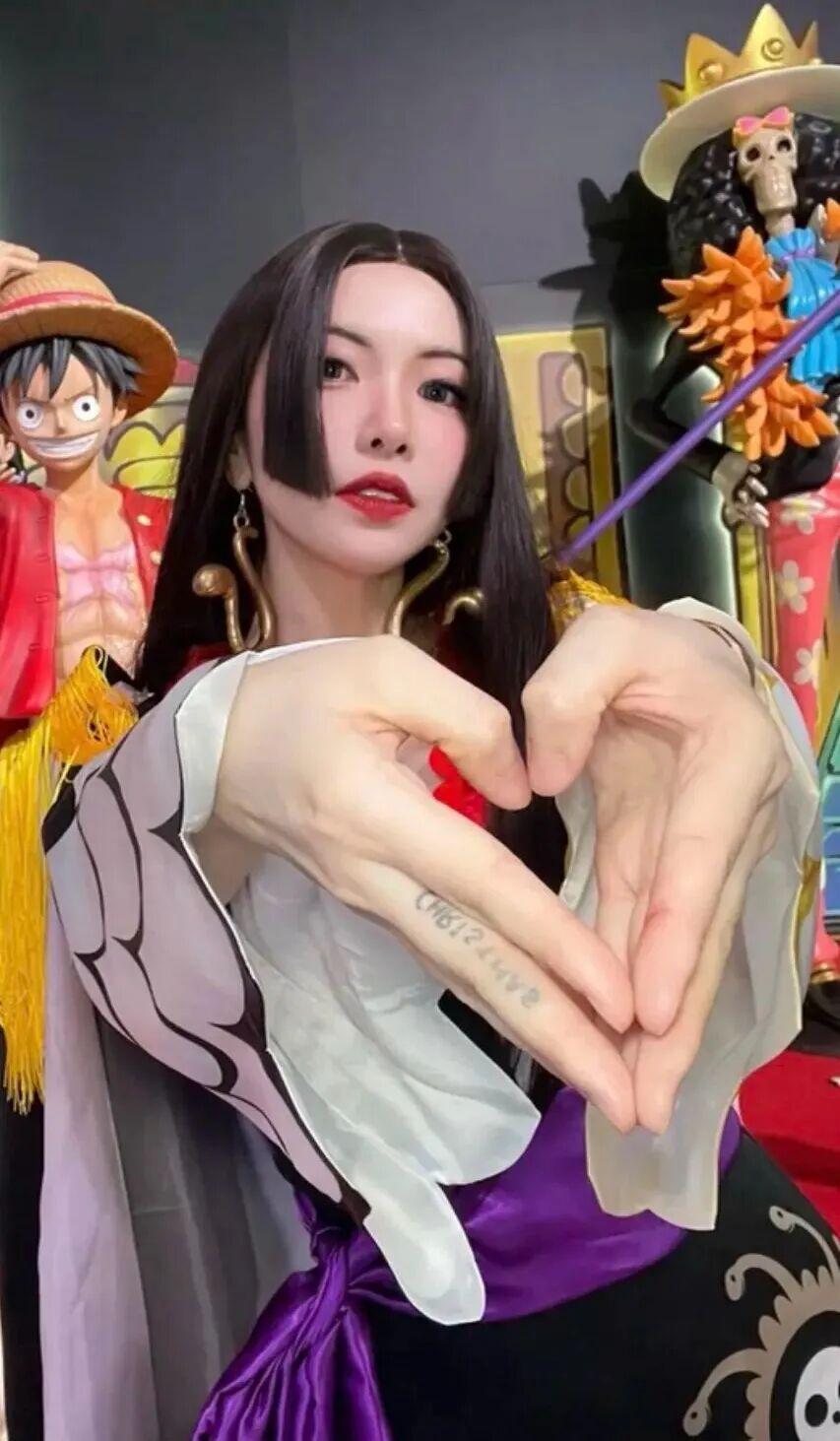 海贼王女帝Cos，这女帝Cos真的太太太绝了来自作者：有机黄油BIOOO，喜
