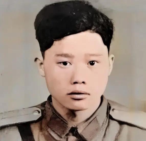 1951年1月28日，志愿军战士潘天炎因为生理需要去附近的草丛解决，回来后却意外
