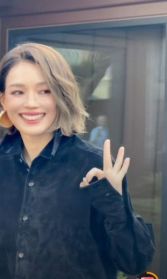 舒淇五十岁剪短发有多美？高清镜头下的“减龄密码”。