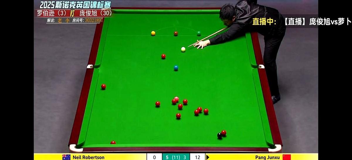 庞俊旭这波“咬着牙死磕”的操作，直接把我看炸了！现在网上吵翻了，有人说“1-