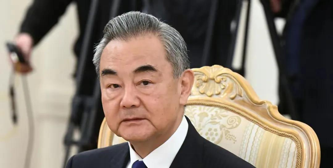 一边释放信号，一边搞小动作，九三阅兵不必给李在明留位，中方挂断电话后，韩国不顾禁