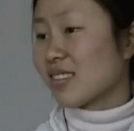 湖南一女子天生聋哑22年，嫁给一个疼她的丈夫，一日丈夫说：“我出去打会儿牌。”妻