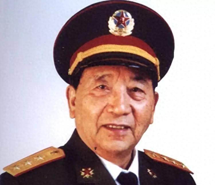 上甘岭激烈鏖战，王近山犹豫是否撤退，秦基伟坚定回应：哪怕只剩一人，还要继续打下去