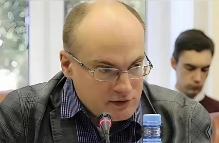 美国若要同中国开战，就不是先开第一枪的问题，而是第一波就要至死打击，瘫痪我们反击