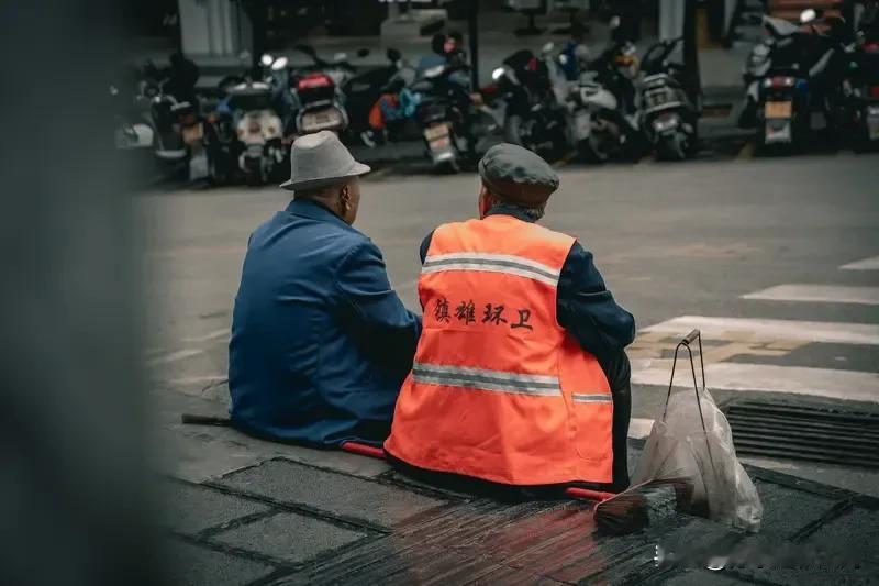 人生到底是努力重要，还是命运说了算？年轻时，谁不是怀揣着“人定胜天”的想法往前冲