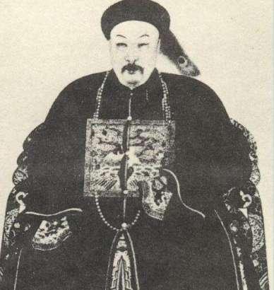 乾隆大臣伊里布，早年在云南当通判。其时辖区苗民造反，武将镇压，一顿乱杀。伊里布很