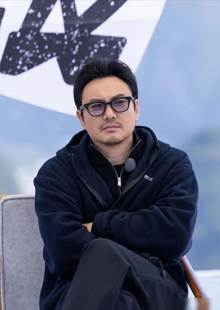 沈腾老婆一句“得把嘴洗洗”，马丽竟被网暴了整整10年。你看王牌，他俩座位隔得