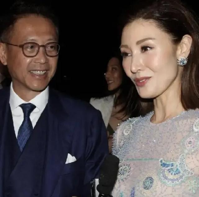 一场豪门婚礼的夜晚，一句关于生育的私语迅速点燃婆媳矛盾，李嘉欣与许晋亨的结合从此