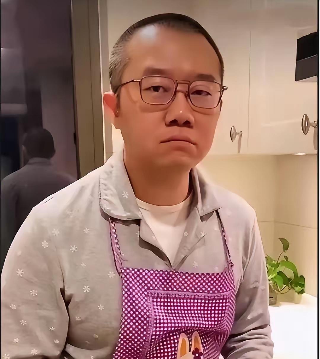 涂磊说：“一个家庭，如果妻子不打扮，不化妆，整日素面朝天，甚至不修边幅，男人不要