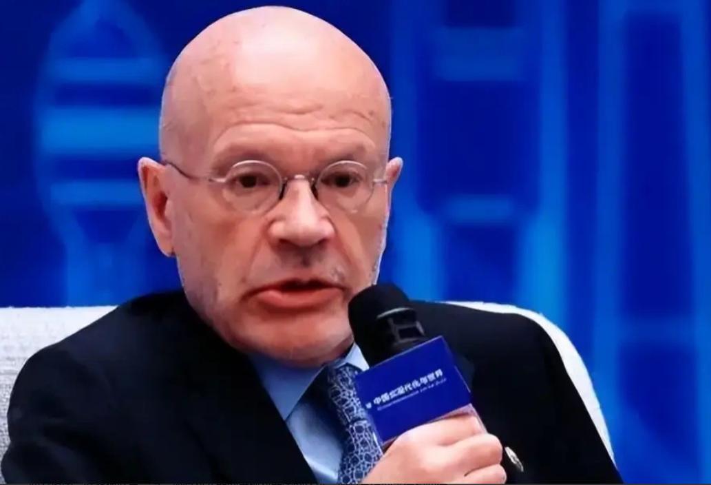 为什么西方国家都不喜欢中国？英国专家：中国有一个“老问题”西方怎么突然“集体