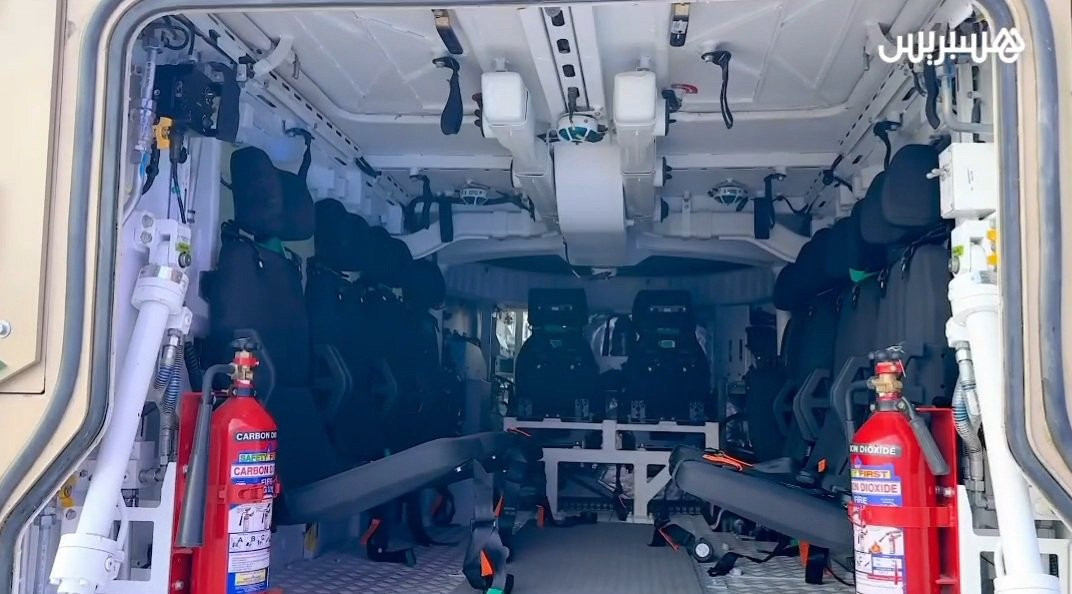 #每天认识一件兵器#摩洛哥装备的印度塔塔公司的WHAP8×8步兵战车内部，WHAP这个设计一言难尽，