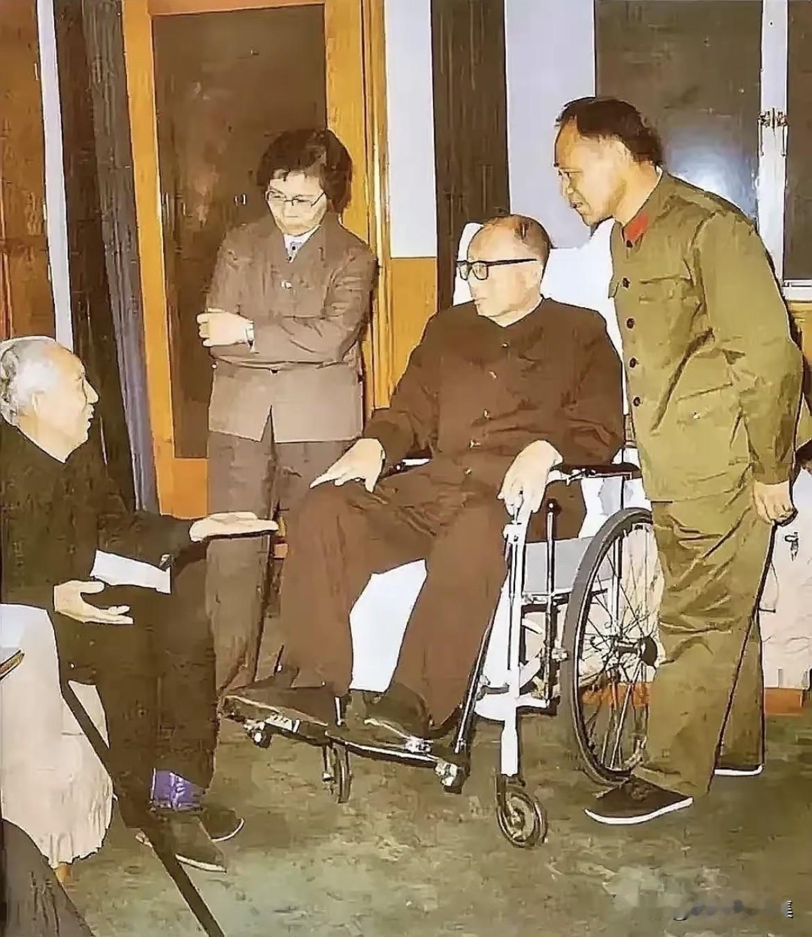 1984年，76岁的王震（上将）专程看望了85岁高龄的聂荣臻（元帅），两人认真交