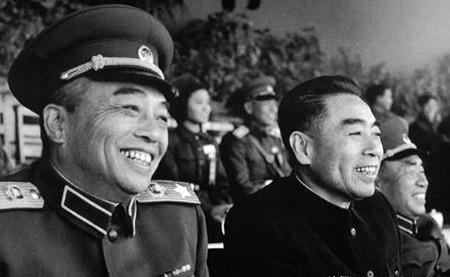 1969年，党的九大之后，许世友当选为政治局委员，而陈毅却只是中央委员，被排除在