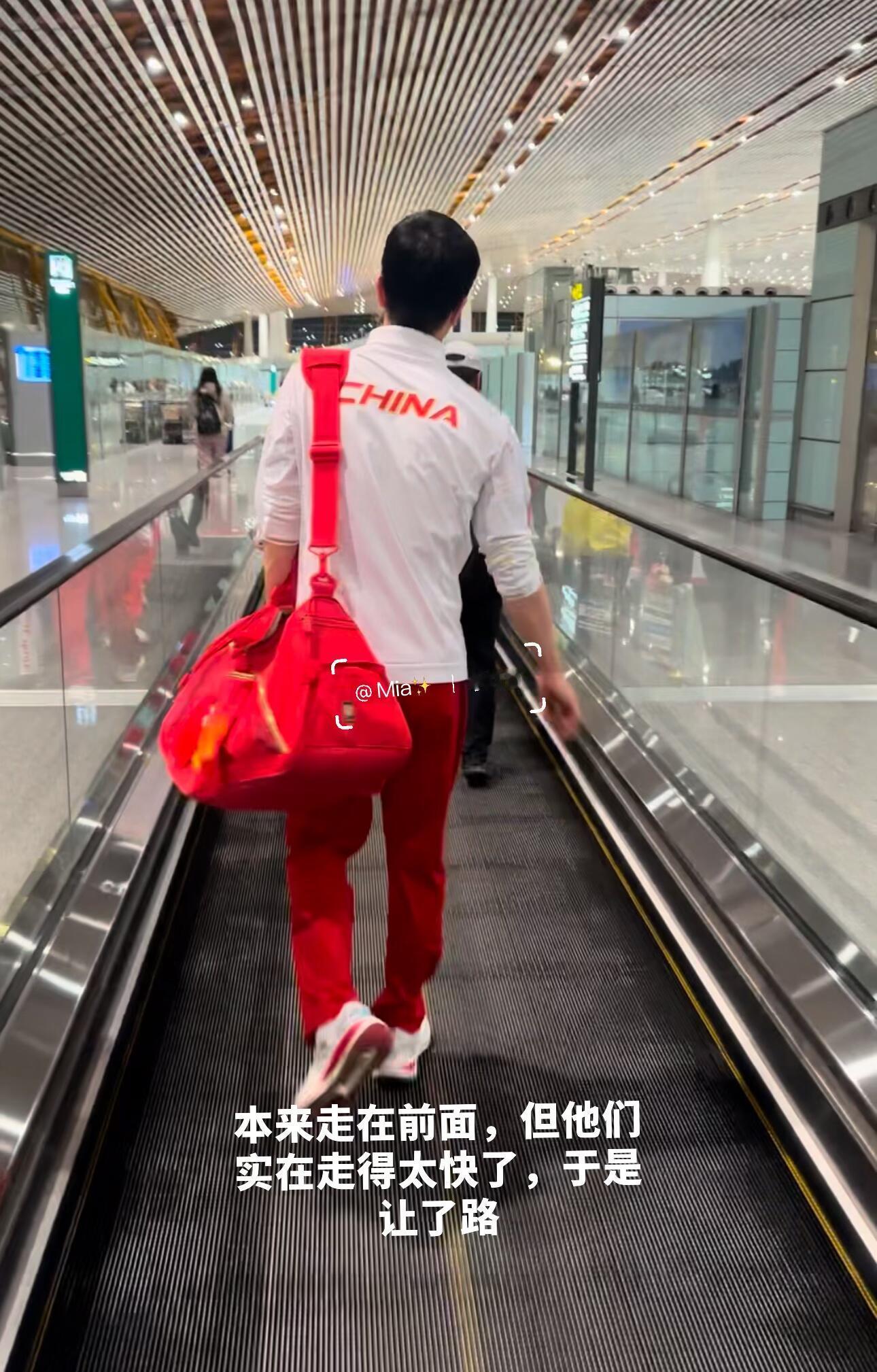 走得太快的背影想必是不用多说（虽然是东京那会了）​​​