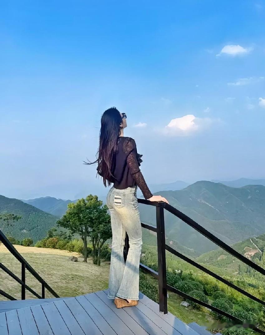 世间万千美好，皆藏于朴素日常之间。接纳生活百般滋味，在平凡生活里寻温暖惜温情，于