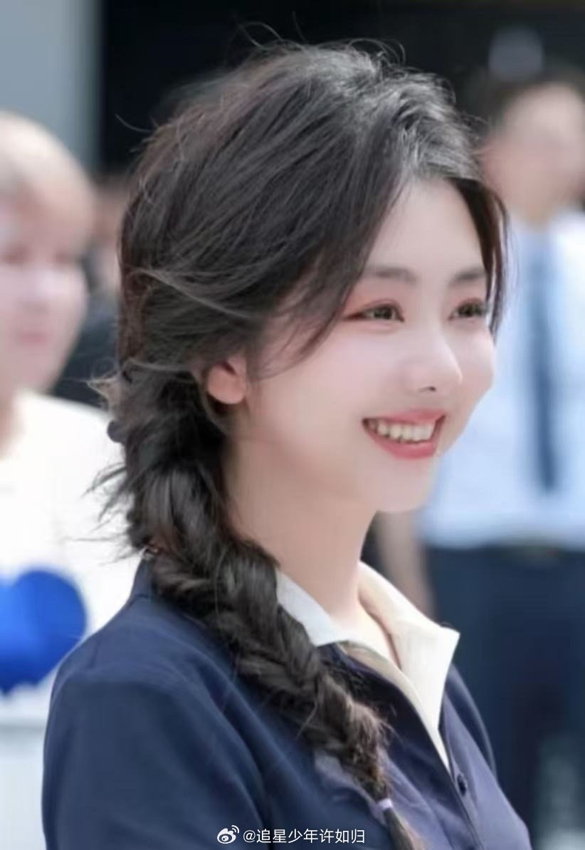 谭松韵长文告别方婉之谭松韵长文告别我的山与海长文里最戳人的是那句“被轻视从来都