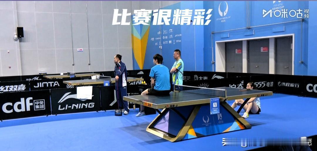 比赛很精彩，结局很完美！看比赛的人很多，不但有观众和球迷观赛，连队友和队友的